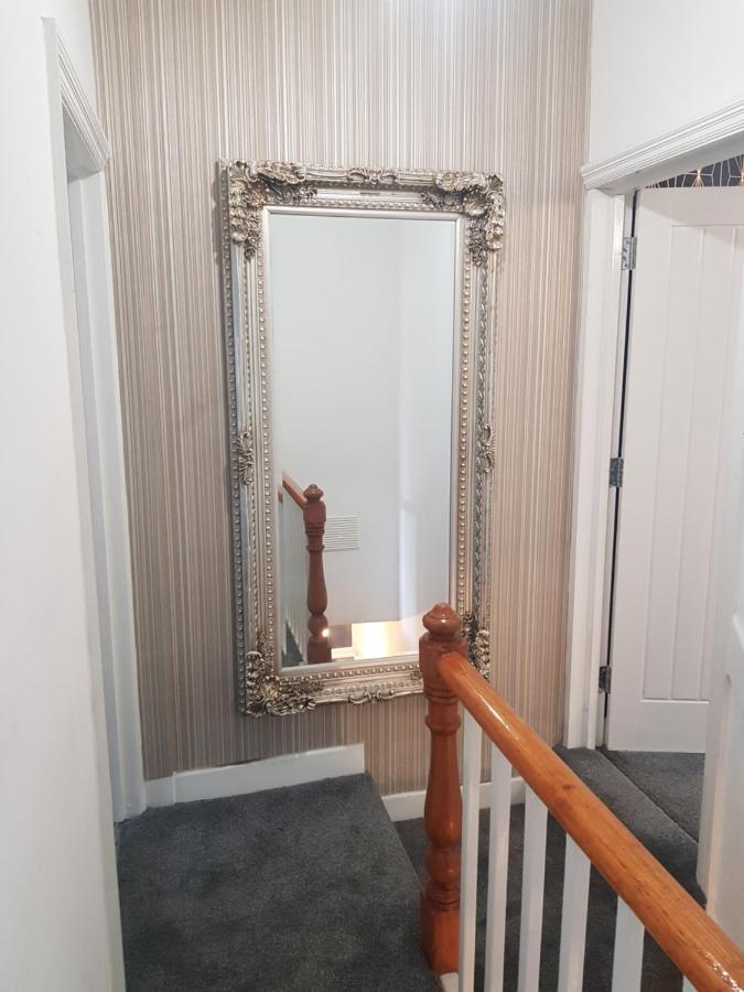 Highfields Living - All Rooms Ensuite- Free Wifi- Free Local Parking Sheffield Exterior foto