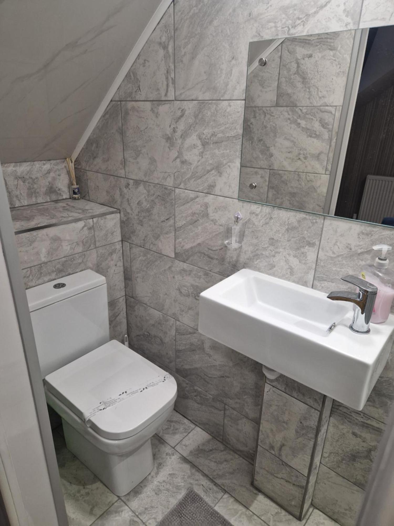 Highfields Living - All Rooms Ensuite- Free Wifi- Free Local Parking Sheffield Exterior foto